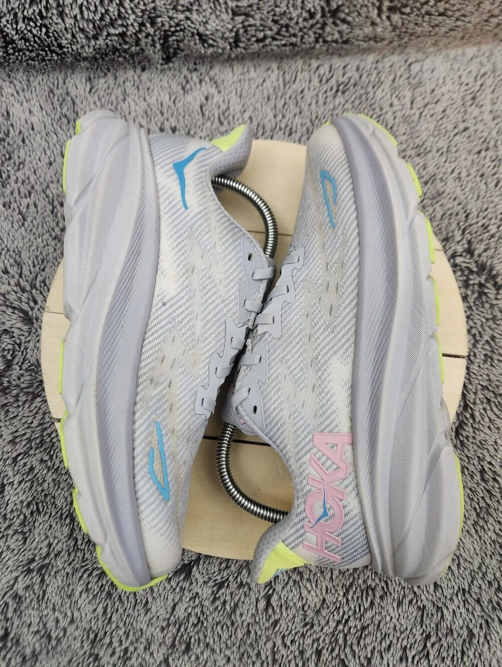 Hoka One One Clifton 9 Athletic Running Blue Pink Sneaker Women's Size 8 B - Picture 6 of 9